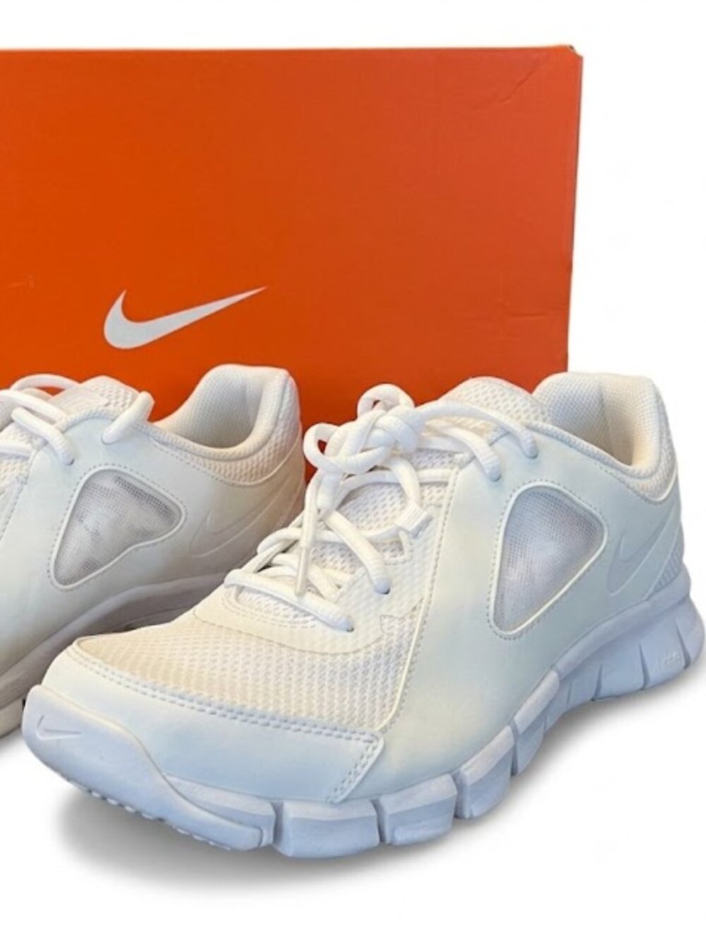NIB Nike Flex Show TR 2 Women’s Size 7.5 All White Running Shoes